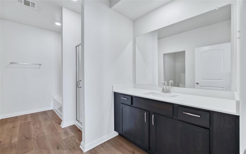 9900 Fighting Falcon Way, Fort Worth, TX 76131, 5 Habitaciones Habitaciones , ,2 BañosBaños,Residential,En Venta,9900 Fighting Falcon Way,20963021