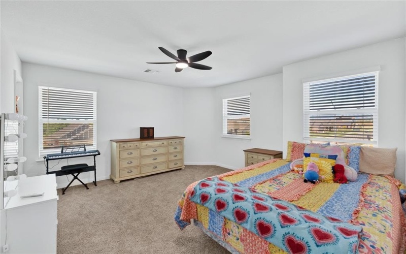 9900 Fighting Falcon Way, Fort Worth, TX 76131, 5 Habitaciones Habitaciones , ,2 BañosBaños,Residential,En Venta,9900 Fighting Falcon Way,20963021