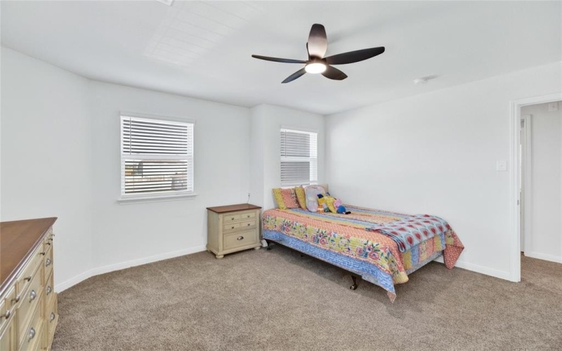 9900 Fighting Falcon Way, Fort Worth, TX 76131, 5 Habitaciones Habitaciones , ,2 BañosBaños,Residential,En Venta,9900 Fighting Falcon Way,20963021