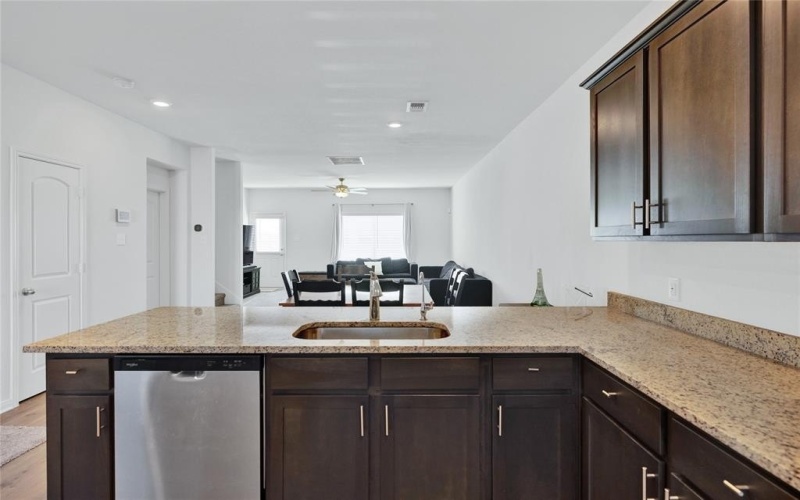 9900 Fighting Falcon Way, Fort Worth, TX 76131, 5 Habitaciones Habitaciones , ,2 BañosBaños,Residential,En Venta,9900 Fighting Falcon Way,20963021