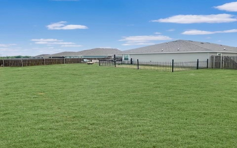 201 Bailey Ranch Drive, Lindsay, TX 76240, 3 Bedrooms Bedrooms, ,2 BathroomsBathrooms,Residential,For Sale,201 Bailey Ranch Drive,20964403