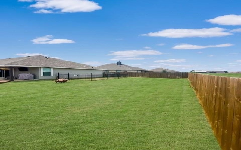 201 Bailey Ranch Drive, Lindsay, TX 76240, 3 Bedrooms Bedrooms, ,2 BathroomsBathrooms,Residential,For Sale,201 Bailey Ranch Drive,20964403