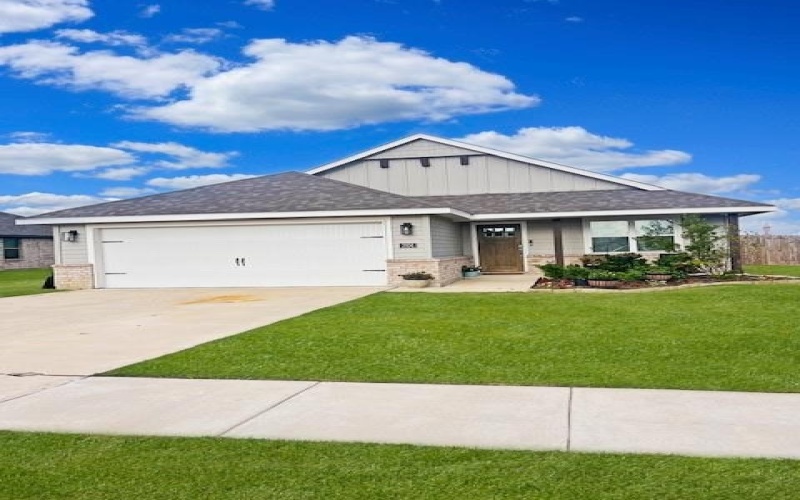 201 Bailey Ranch Drive, Lindsay, TX 76240, 3 Bedrooms Bedrooms, ,2 BathroomsBathrooms,Residential,For Sale,201 Bailey Ranch Drive,20964403