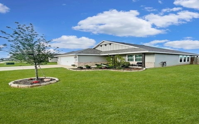 201 Bailey Ranch Drive, Lindsay, TX 76240, 3 Bedrooms Bedrooms, ,2 BathroomsBathrooms,Residential,For Sale,201 Bailey Ranch Drive,20964403