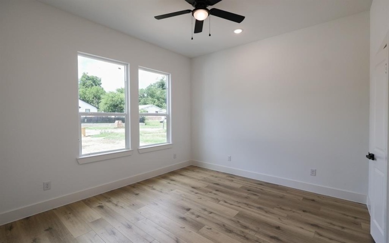 1032 E Arlington Avenue, Fort Worth, TX 76104, 4 Bedrooms Bedrooms, ,2 BathroomsBathrooms,Residential,For Sale,1032 E Arlington Avenue,20964581