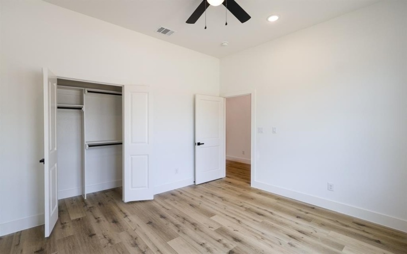 1032 E Arlington Avenue, Fort Worth, TX 76104, 4 Bedrooms Bedrooms, ,2 BathroomsBathrooms,Residential,For Sale,1032 E Arlington Avenue,20964581