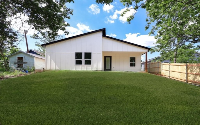 1032 E Arlington Avenue, Fort Worth, TX 76104, 4 Bedrooms Bedrooms, ,2 BathroomsBathrooms,Residential,For Sale,1032 E Arlington Avenue,20964581