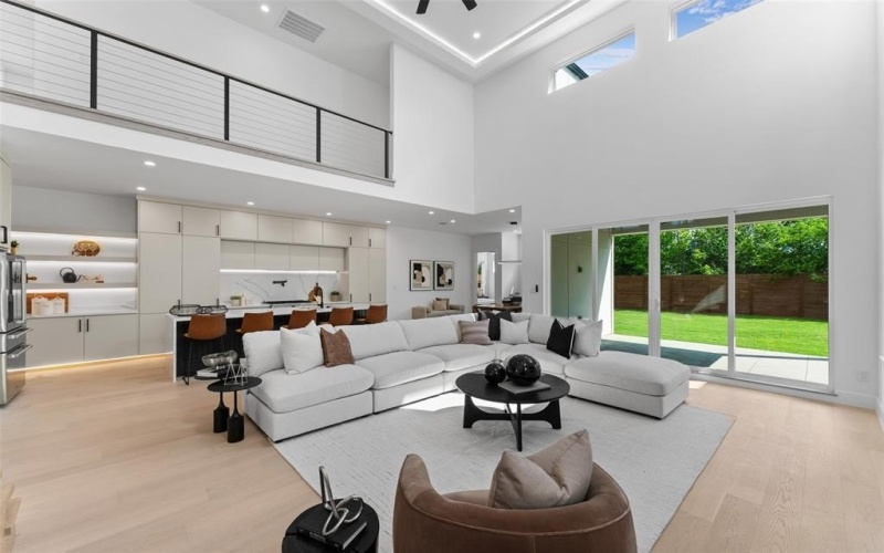 1626 Canada Drive, Dallas, TX 75212, 5 Habitaciones Habitaciones , ,6 BañosBaños,Residential,En Venta,1626 Canada Drive,20965953