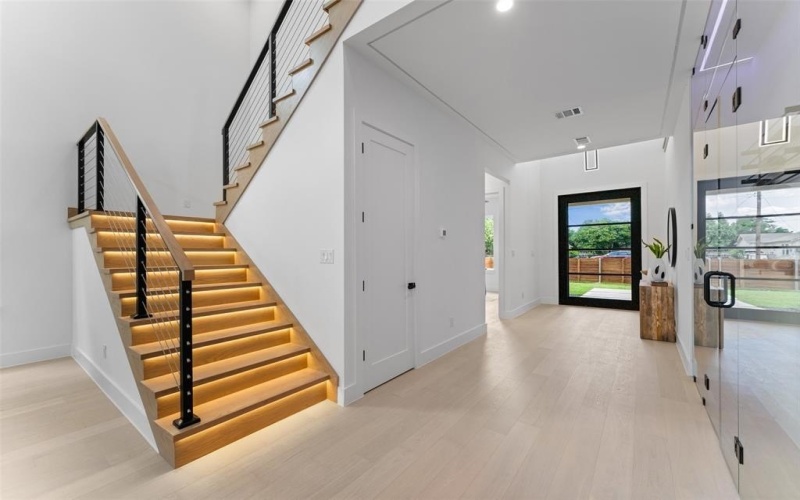 1626 Canada Drive, Dallas, TX 75212, 5 Habitaciones Habitaciones , ,6 BañosBaños,Residential,En Venta,1626 Canada Drive,20965953