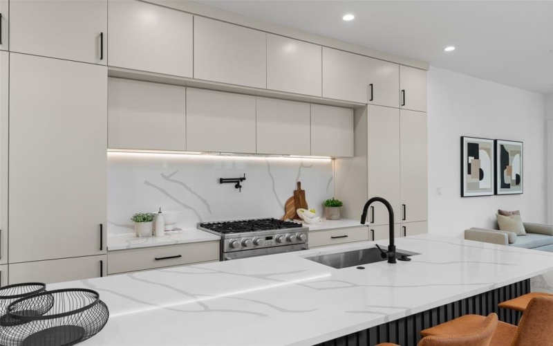 1626 Canada Drive, Dallas, TX 75212, 5 Habitaciones Habitaciones , ,6 BañosBaños,Residential,En Venta,1626 Canada Drive,20965953