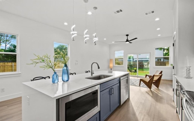 2503 Lawrence Street, Dallas, TX 75215, 3 Bedrooms Bedrooms, ,2 BathroomsBathrooms,Residential,For Sale,2503 Lawrence Street,20966122