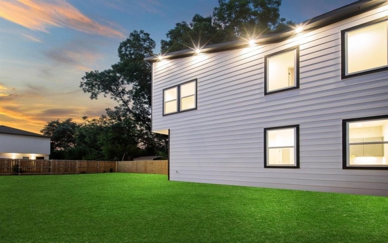 2503 Lawrence Street, Dallas, TX 75215, 3 Bedrooms Bedrooms, ,2 BathroomsBathrooms,Residential,For Sale,2503 Lawrence Street,20966122