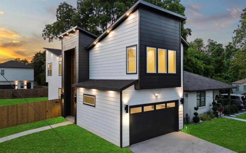 2503 Lawrence Street, Dallas, TX 75215, 3 Bedrooms Bedrooms, ,2 BathroomsBathrooms,Residential,For Sale,2503 Lawrence Street,20966122