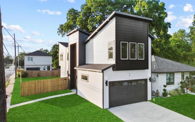 2503 Lawrence Street, Dallas, TX 75215, 3 Bedrooms Bedrooms, ,2 BathroomsBathrooms,Residential,For Sale,2503 Lawrence Street,20966122