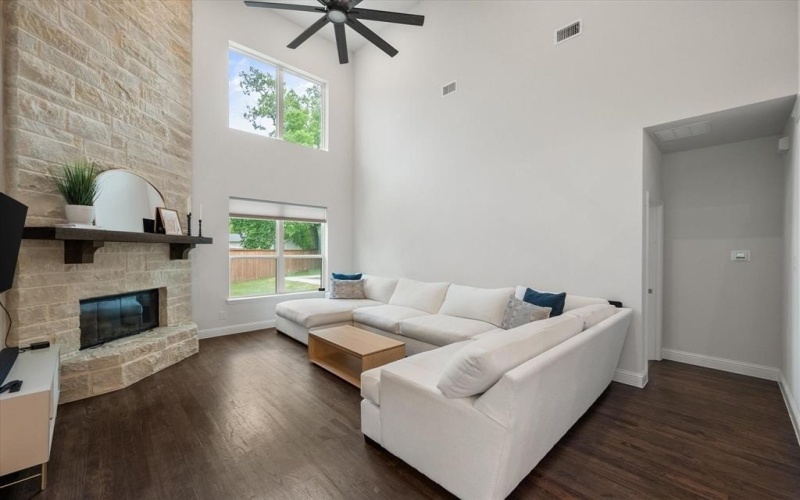 3603 High Drive, Grapevine, TX 76051, 4 Habitaciones Habitaciones , ,3 BañosBaños,Residential,En Venta,3603 High Drive,20966195