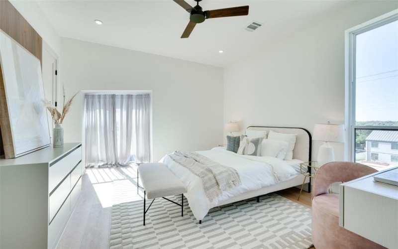 512 N Lancaster Street #4, Dallas, TX 75203, 3 Habitaciones Habitaciones , ,3 BañosBaños,Residential,En Venta,512 N Lancaster Street,20967339
