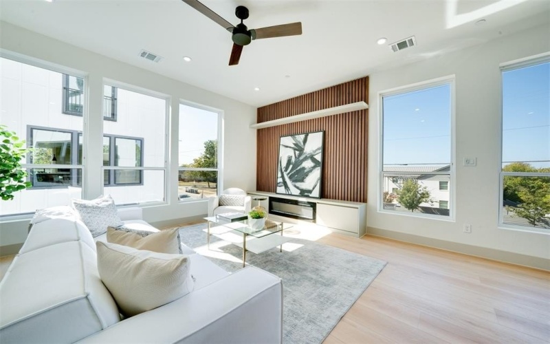 512 N Lancaster Street #12, Dallas, TX 75203, 3 Habitaciones Habitaciones , ,3 BañosBaños,Residential,En Venta,512 N Lancaster Street,20967347