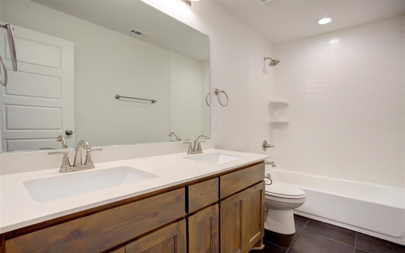 5323 Winged Foot Drive, Arlington, TX 76017, 3 Bedrooms Bedrooms, ,2 BathroomsBathrooms,Residential,For Sale,5323 Winged Foot Drive,20967409