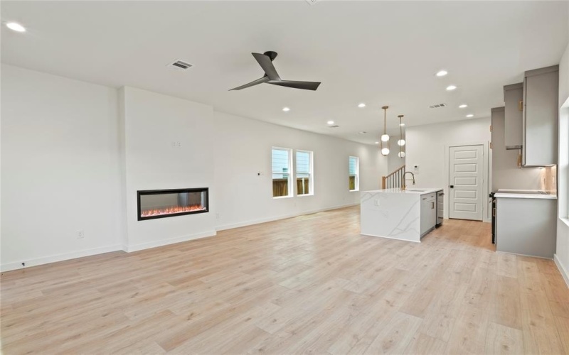 420 N Moore Street, Dallas, TX 75203, 3 Bedrooms Bedrooms, ,2 BathroomsBathrooms,Residential,For Sale,420 N Moore Street,20967543