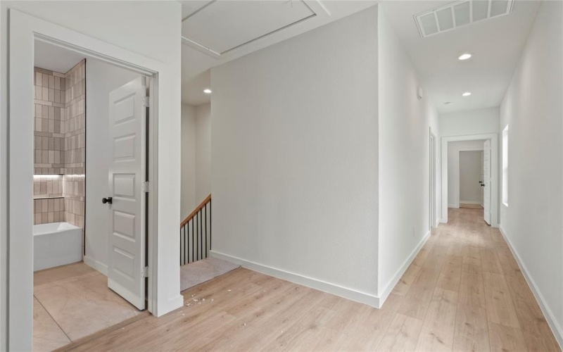 420 N Moore Street, Dallas, TX 75203, 3 Bedrooms Bedrooms, ,2 BathroomsBathrooms,Residential,For Sale,420 N Moore Street,20967543