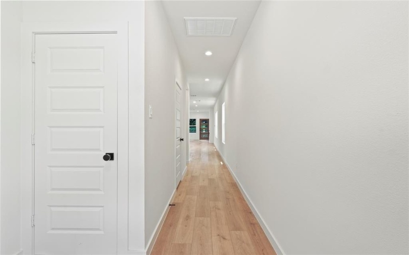 420 N Moore Street, Dallas, TX 75203, 3 Bedrooms Bedrooms, ,2 BathroomsBathrooms,Residential,For Sale,420 N Moore Street,20967543