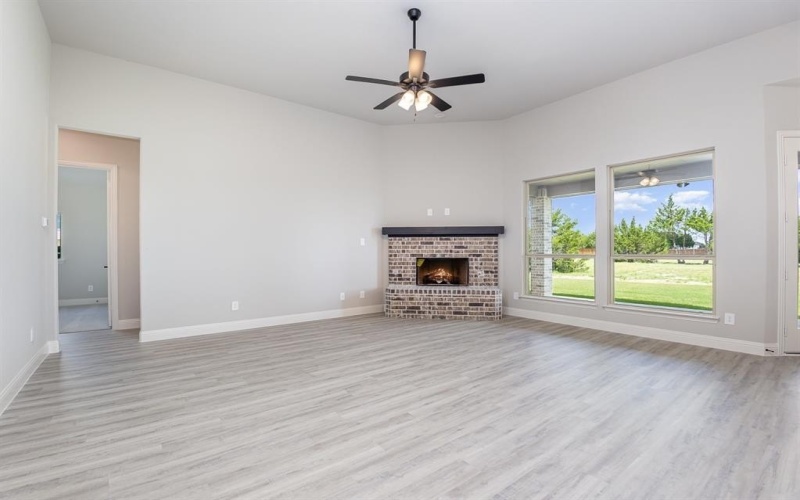 6821 Hayes Road, Midlothian, TX 76065, 4 Bedrooms Bedrooms, ,3 BathroomsBathrooms,Residential,For Sale,6821 Hayes Road,20967608