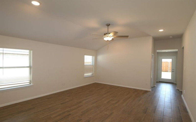 14142 Maida Drive, Pilot Point, TX 76258, 4 Bedrooms Bedrooms, ,2 BathroomsBathrooms,Residential,For Sale,14142 Maida Drive,20967661