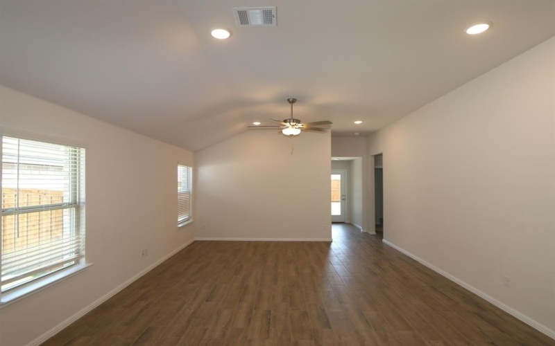 14142 Maida Drive, Pilot Point, TX 76258, 4 Bedrooms Bedrooms, ,2 BathroomsBathrooms,Residential,For Sale,14142 Maida Drive,20967661
