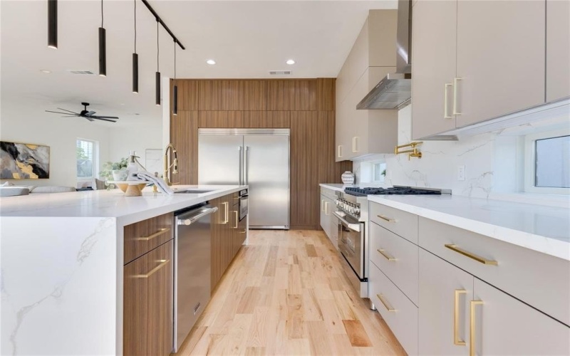 2336 N Carroll Avenue, Dallas, TX 75204, 4 Bedrooms Bedrooms, ,3 BathroomsBathrooms,Residential,For Sale,2336 N Carroll Avenue,20967814