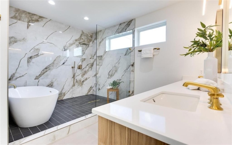 2336 N Carroll Avenue, Dallas, TX 75204, 4 Bedrooms Bedrooms, ,3 BathroomsBathrooms,Residential,For Sale,2336 N Carroll Avenue,20967814