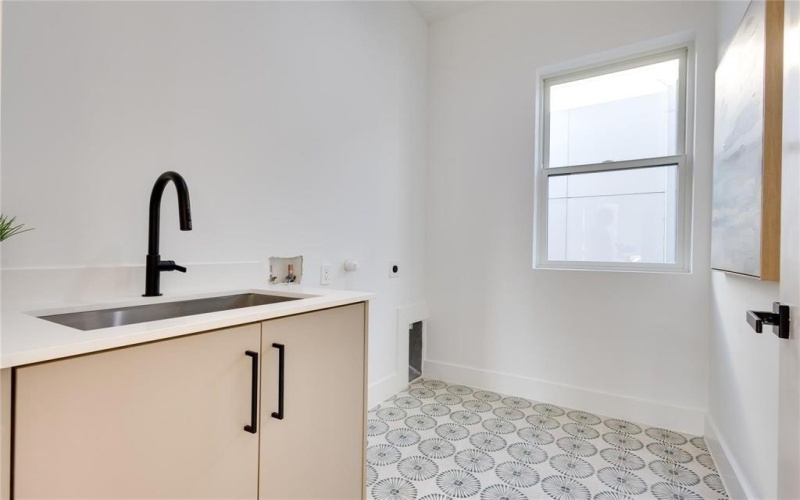 2336 N Carroll Avenue, Dallas, TX 75204, 4 Bedrooms Bedrooms, ,3 BathroomsBathrooms,Residential,For Sale,2336 N Carroll Avenue,20967814