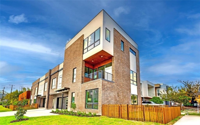 2336 N Carroll Avenue, Dallas, TX 75204, 4 Bedrooms Bedrooms, ,3 BathroomsBathrooms,Residential,For Sale,2336 N Carroll Avenue,20967814
