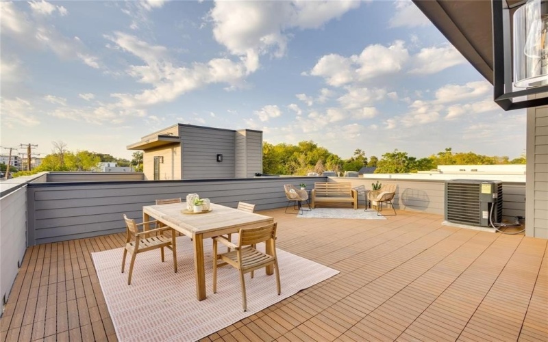 2336 N Carroll Avenue, Dallas, TX 75204, 4 Bedrooms Bedrooms, ,3 BathroomsBathrooms,Residential,For Sale,2336 N Carroll Avenue,20967814