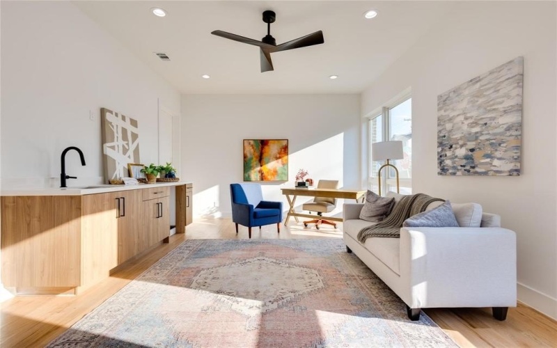 2336 N Carroll Avenue, Dallas, TX 75204, 4 Bedrooms Bedrooms, ,3 BathroomsBathrooms,Residential,For Sale,2336 N Carroll Avenue,20967814