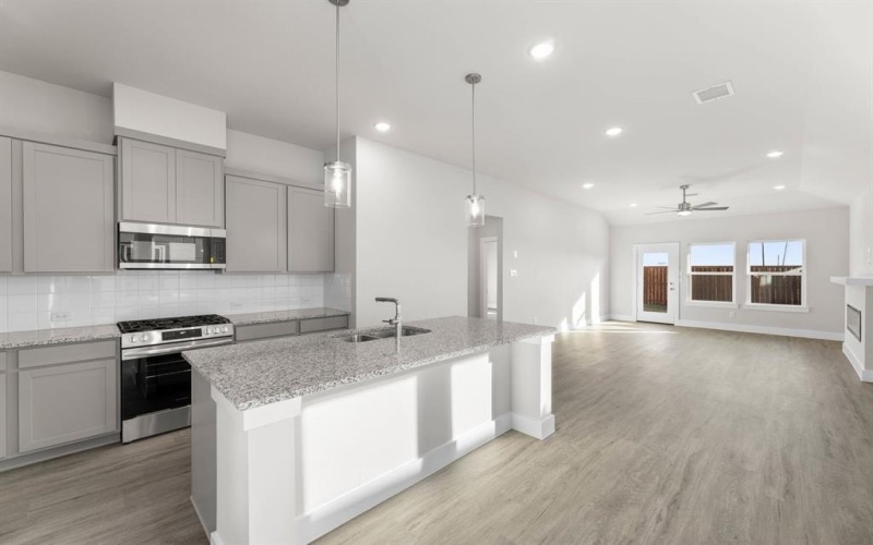 7317 Autumn Hill Drive, Denton, TX 76249, 3 Habitaciones Habitaciones , ,3 BañosBaños,Residential,En Venta,7317 Autumn Hill Drive,0,20968363