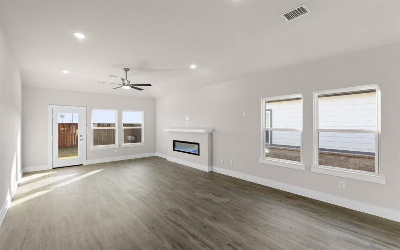 7317 Autumn Hill Drive, Denton, TX 76249, 3 Habitaciones Habitaciones , ,3 BañosBaños,Residential,En Venta,7317 Autumn Hill Drive,0,20968363