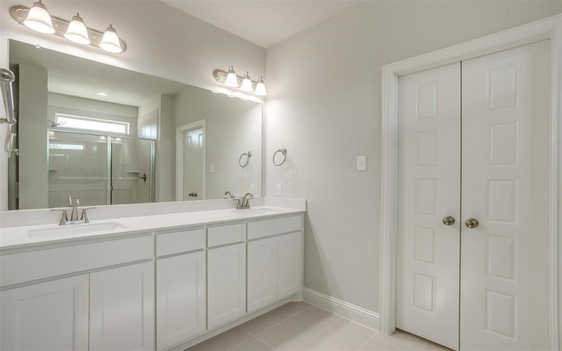 6811 Robert Reed Drive, Arlington, TX 76001, 3 Habitaciones Habitaciones , ,2 BañosBaños,Residential,En Venta,6811 Robert Reed Drive,0,20968586