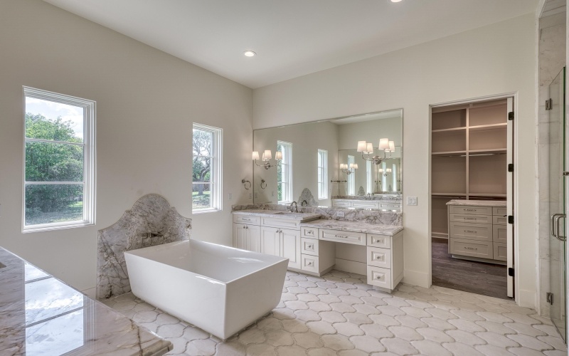 369 La Serena Loop #Escondido Golf and Lake Club, Horseshoe Bay, TX 78657, 5 Habitaciones Habitaciones , ,6 BañosBaños,Residential,En Venta,369 La Serena Loop,173831
