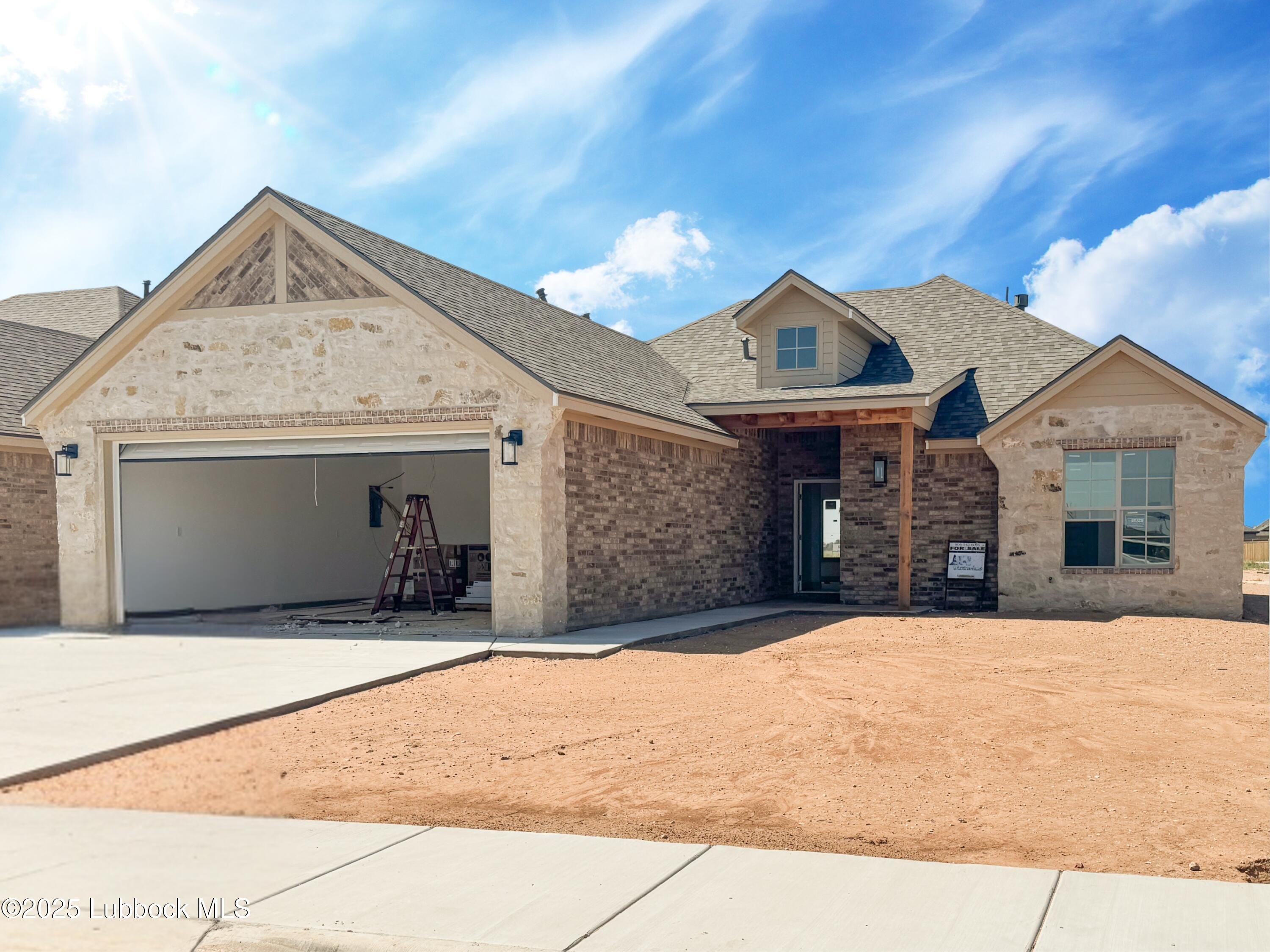 1001 N 5th Street, Wolfforth, TX 79382, 4 Habitaciones Habitaciones , ,2 BañosBaños,Residential,En Venta,1001 N 5th Street,202556297