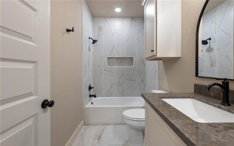 944 Calaveras, College Station, TX 77845, 4 Bedrooms Bedrooms, ,3 BathroomsBathrooms,Residential,For Sale,944 Calaveras,0,25006879