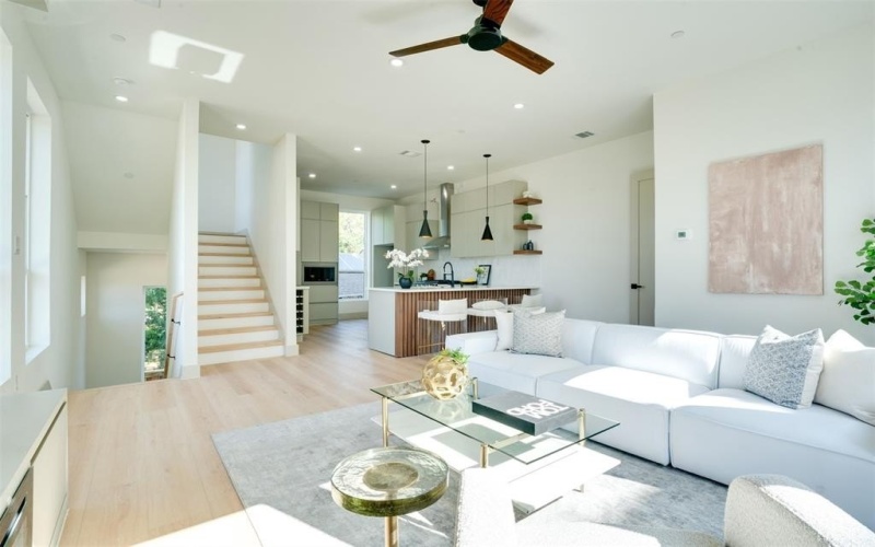 512 N Lancaster Street, Dallas, TX 75203, 3 Habitaciones Habitaciones , ,3 BañosBaños,Residential,En Venta,512 N Lancaster Street,20968744