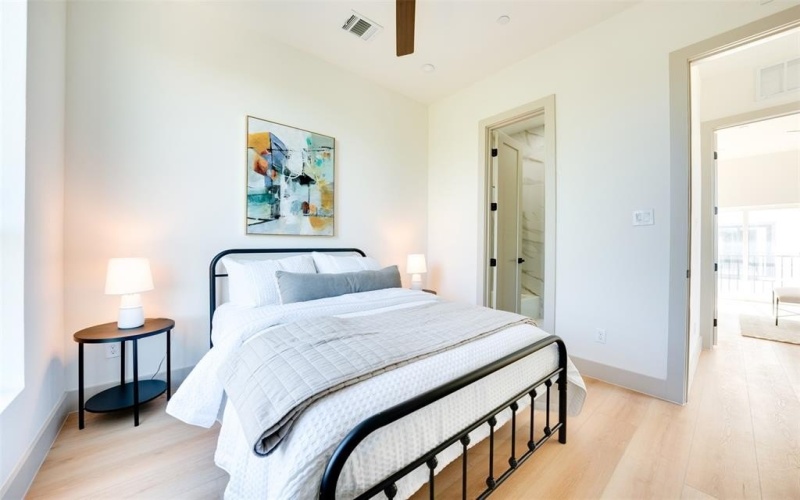 512 N Lancaster Street, Dallas, TX 75203, 3 Habitaciones Habitaciones , ,3 BañosBaños,Residential,En Venta,512 N Lancaster Street,20968744