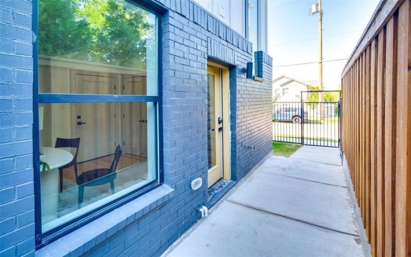 512 N Lancaster Street, Dallas, TX 75203, 3 Habitaciones Habitaciones , ,3 BañosBaños,Residential,En Venta,512 N Lancaster Street,20968744