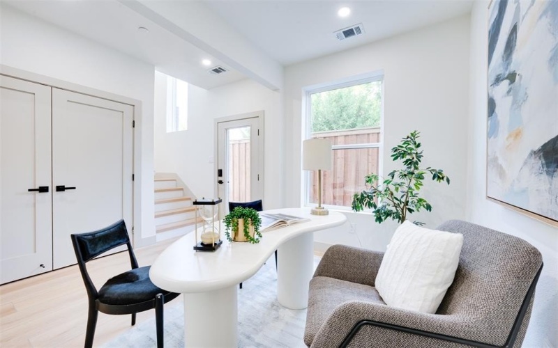 512 N Lancaster Street, Dallas, TX 75203, 3 Habitaciones Habitaciones , ,3 BañosBaños,Residential,En Venta,512 N Lancaster Street,20968744