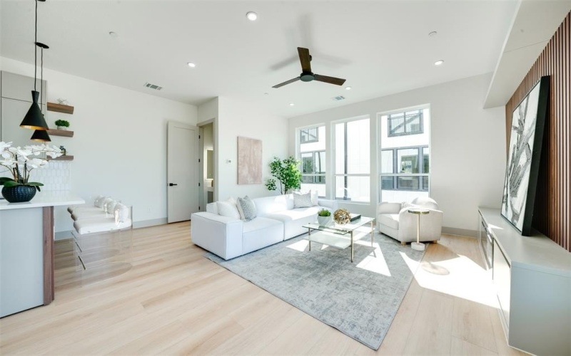 512 N Lancaster Street, Dallas, TX 75203, 3 Habitaciones Habitaciones , ,3 BañosBaños,Residential,En Venta,512 N Lancaster Street,20968744