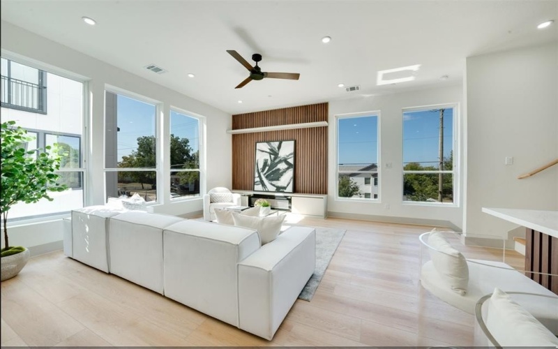512 N Lancaster Street, Dallas, TX 75203, 3 Habitaciones Habitaciones , ,3 BañosBaños,Residential,En Venta,512 N Lancaster Street,20968744