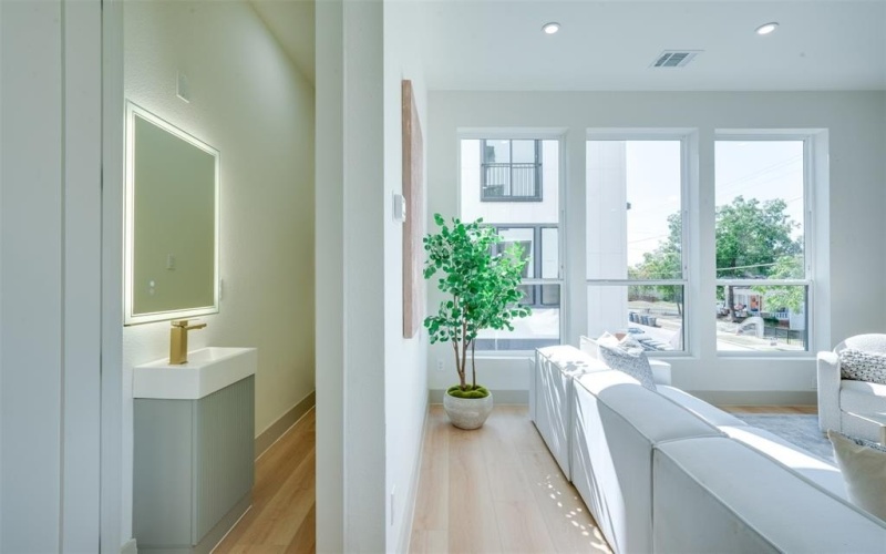 512 N Lancaster Street, Dallas, TX 75203, 3 Habitaciones Habitaciones , ,3 BañosBaños,Residential,En Venta,512 N Lancaster Street,20968744