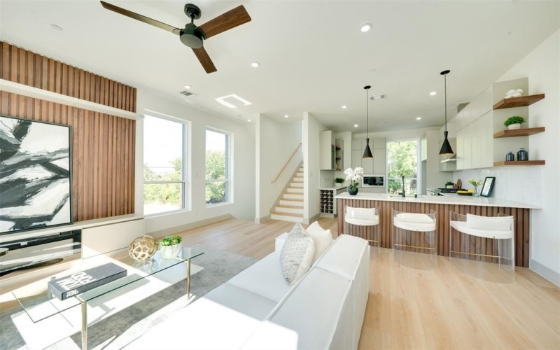 512 N Lancaster Street, Dallas, TX 75203, 3 Habitaciones Habitaciones , ,3 BañosBaños,Residential,En Venta,512 N Lancaster Street,20968744