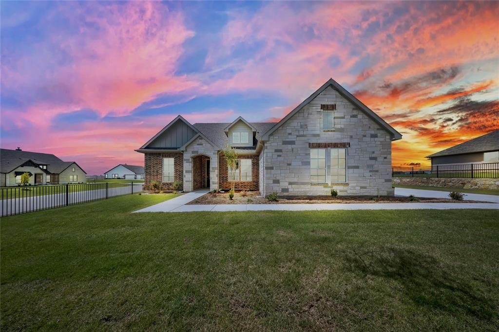 111 Clear Creek Lane, New Fairview, TX 76078, 4 Habitaciones Habitaciones , ,3 BañosBaños,Residential,En Venta,111 Clear Creek Lane,20969329