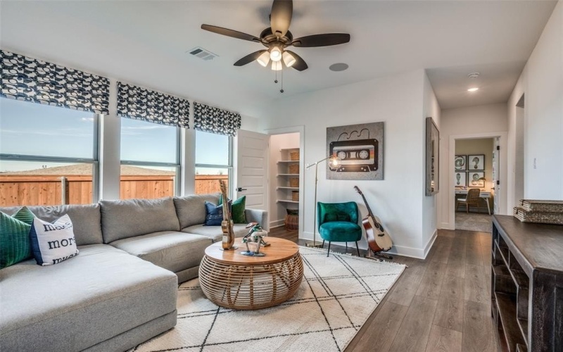 1887 Silver Birch Road, Waxahachie, TX 75165, 4 Bedrooms Bedrooms, ,3 BathroomsBathrooms,Residential,For Sale,1887 Silver Birch Road,20969370